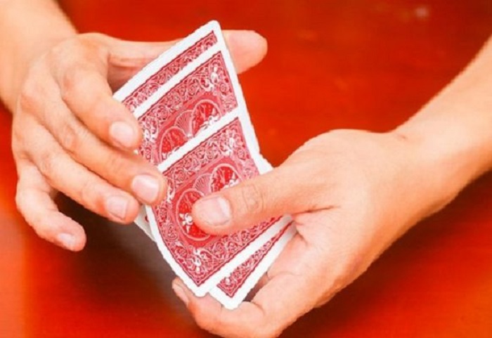 Nhớ bài người khác khi chơi